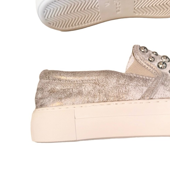 Wrn1X NYC J SLIDES Stud metallic gold leather sneakers women’s shoes size 7.5 - Picture 10 of 17